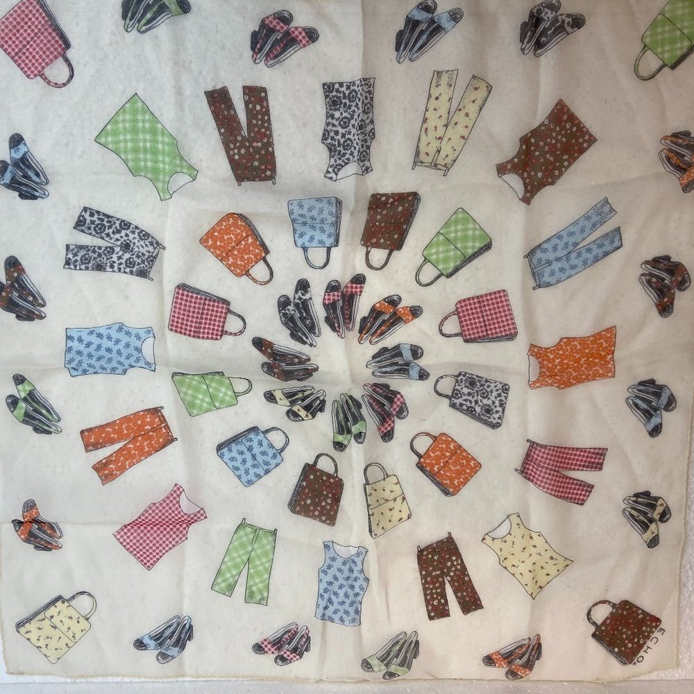 CUTE RARE Echo Square scarf 100% silk